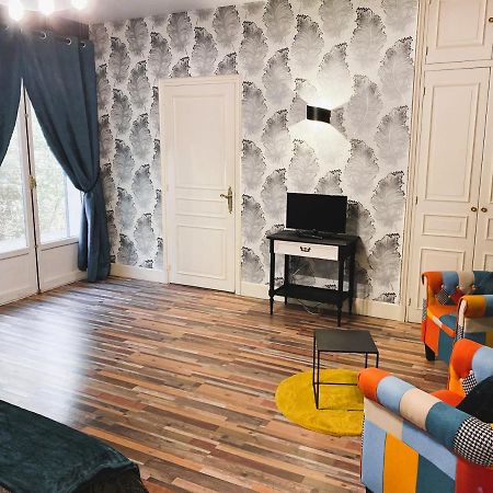 Les Genebruyeres - L'Histoire D'Un Reve Bed & Breakfast Aubigny sur Nere Bagian luar foto